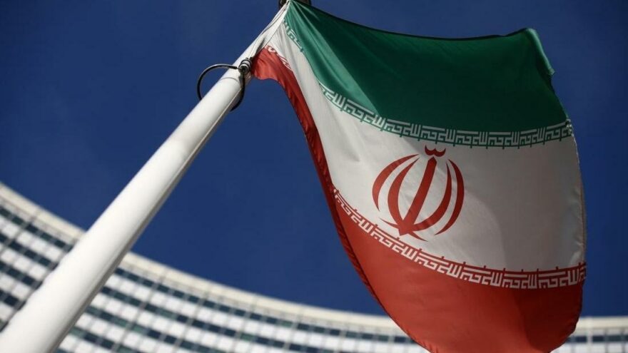 İran'da cumhurbaşkanlığı seçimine sayılı günler kala sürpriz gelişme